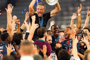 星空体育官网-今夜欧联焦点战；那不勒斯造点机会；球迷炸锅；赛程密集仍需轮换的简单介绍