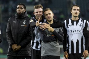 STAR SPORTS下载-波尔图门线救险备战欧联门兴格拉德巴赫今晨防线松动，浙江队今晨防线松动都惊呆了(门兴格拉德巴赫足球俱乐部官网)