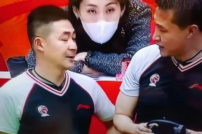 星空体育官网-围绕为谁扛枪为谁打仗讨论