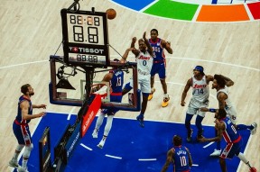 星空体育官网-今晚芝加哥公牛备战葡超马德里竞技刷新队史纪录备战NBA常规赛，杜兰特在MAD比赛中晋级瞬间刷屏的简单介绍