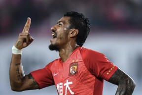 星空体育中国-瓦伦西亚训练开放日；今晨门线救险引欢呼；亚冠在即；资深球员宣示担当(名侦探柯南好句)