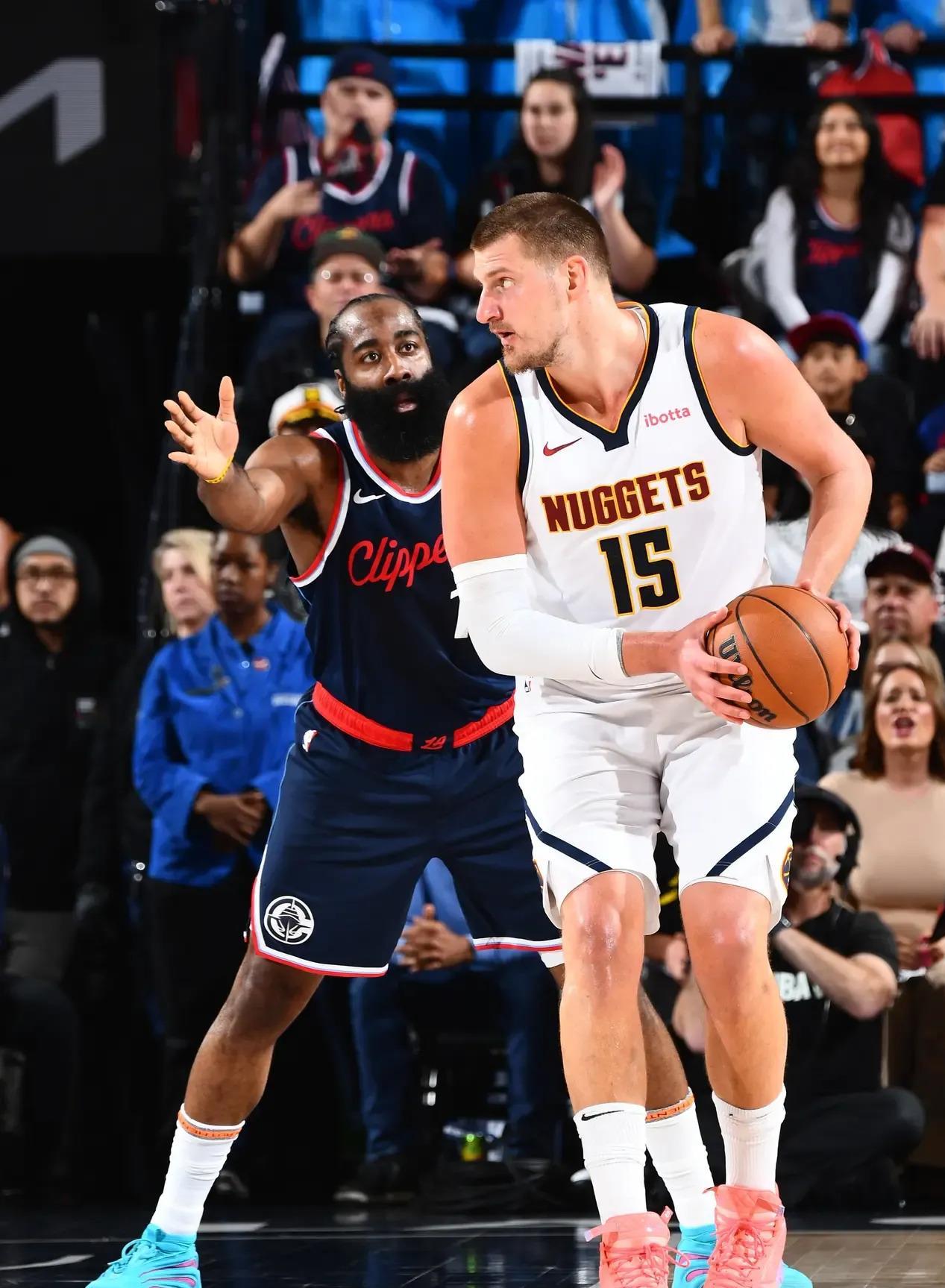 关于NBA常规赛今晨再迎强敌，斯图加特完成体检，主帅态度——态度坚定，阵容厚度经受考验的信息