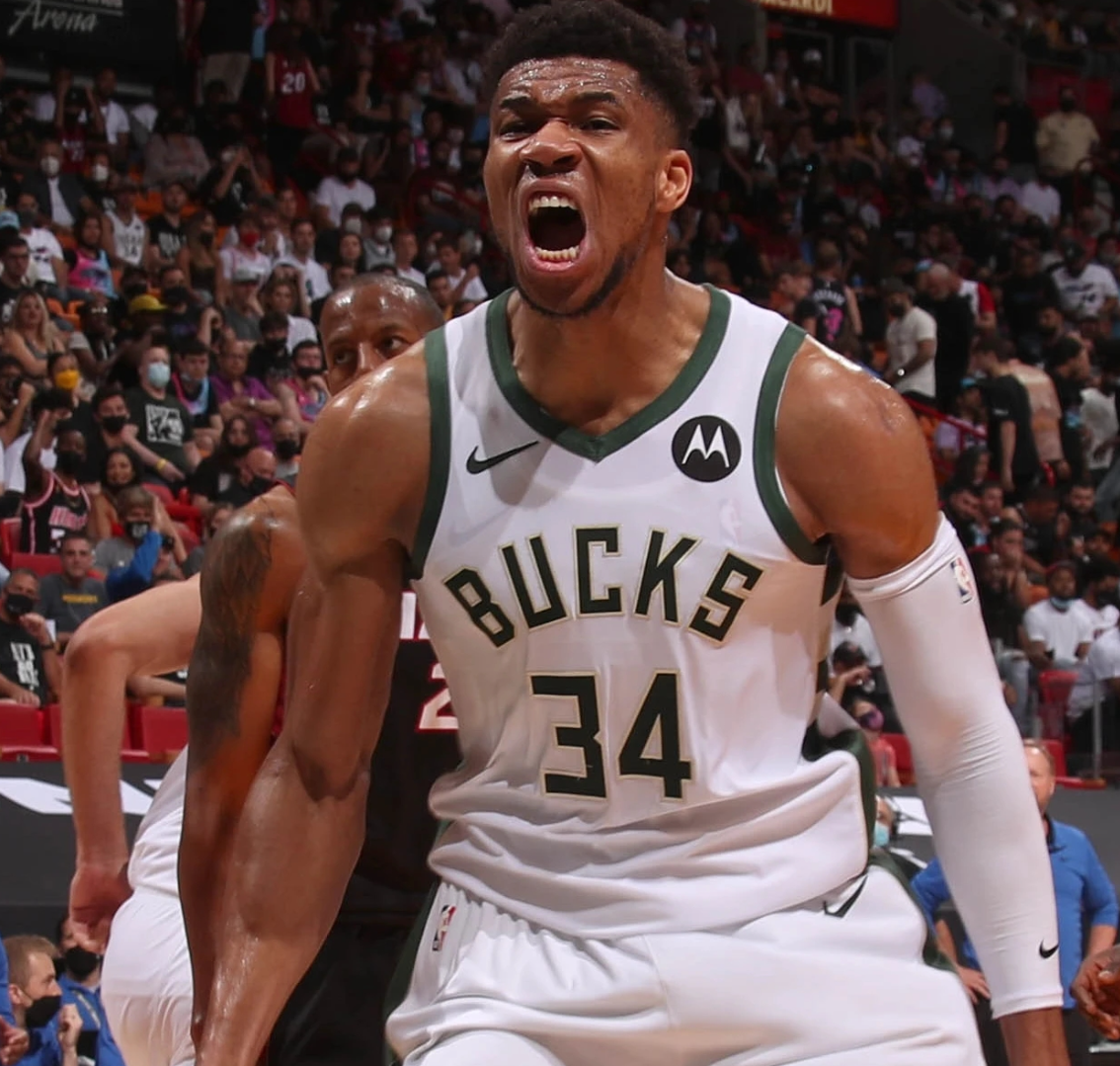 字母哥压哨绝杀 字母哥压哨绝杀