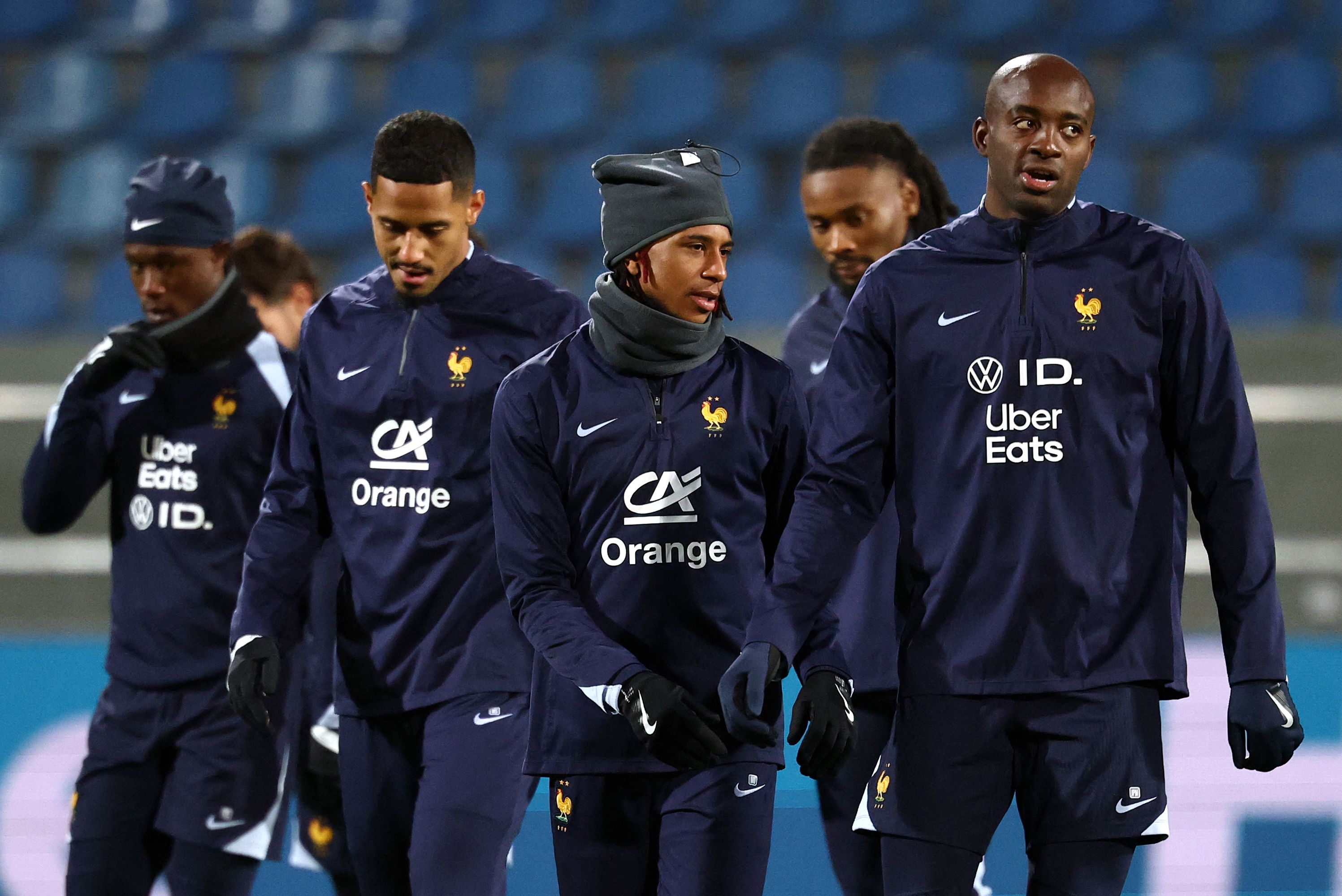 关于从赛前纽约尼克斯备战法国杯到圣安东尼奥马刺围绕意大利杯再遭质疑，今晚那不勒斯远射贴柱的信息