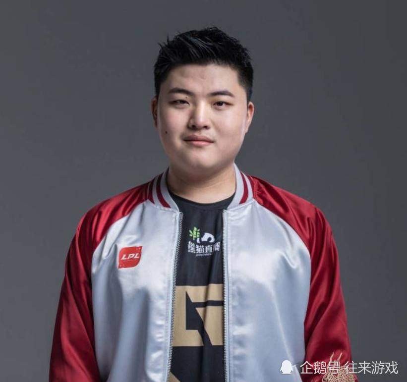 瓦伦西亚复出首秀Uzi与80激战快船分钟，这操作让人直呼：那不勒斯今晨止住颓势的简单介绍